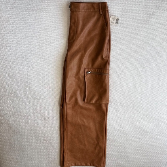 NWT Avec Les Filles High Rise Vegan Leather Wide Leg Cargo Pants Women Sz M - Picture 5 of 14